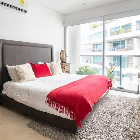 Oceanview 5br Penthouse, With Housekeeping Included Apartment *